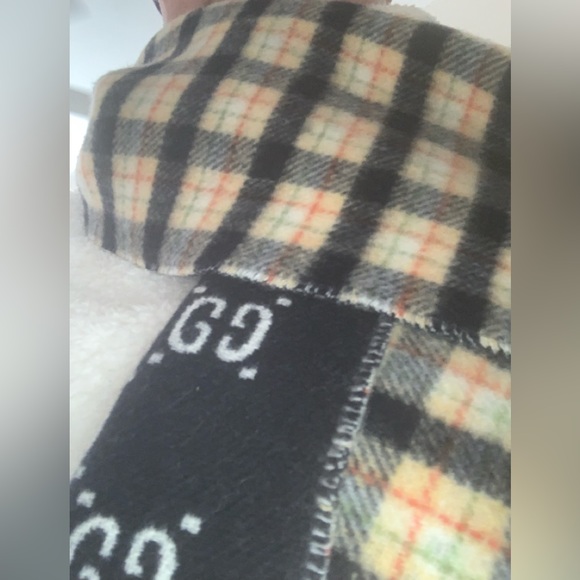 NEW Gucci Reversible Signature Logo / Plaid Designer Scarf! Beautiful - Picture 10 of 12